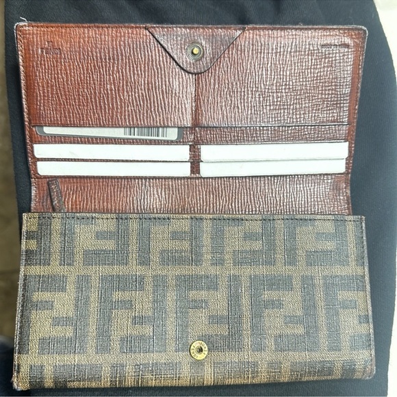 LV &Fendi wallets bundle - Picture 12 of 16